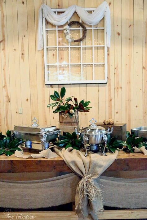 Butcher Paper Buffet Table, Buffet Table Centerpiece Ideas, Rustic Wedding Buffet Table Setup, Rustic Buffet Table Decor, Food Table At Wedding, Catering Table Decor, Buffet Table Ideas Decor Events, Wedding Buffet Table Setup, Buffet Wedding Table Setting