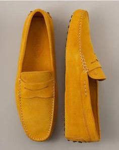 Tods Shoes Mens, Tods Loafers, Best Sandals For Men, Loafer Shoes For Men, Yellow Flats, Best Shoes For Men, Mens Boots Fashion, Driving Loafers, Loafers Shoes