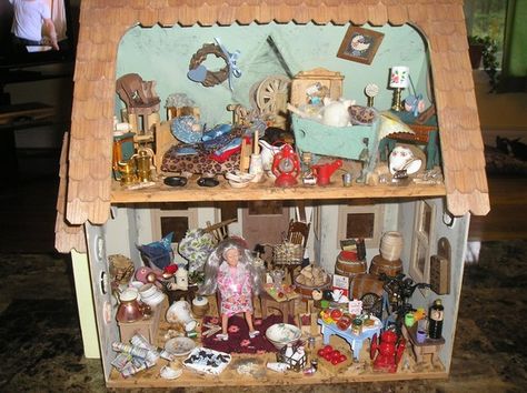 Hoarders- Dollhouse Edition. I want this. I want to make this. My whole life has been a lead up to this project. Barbie Funny, Funny As Hell, On The Floor, Art Display, Bones Funny, Custom Art, The Floor, Fashion Dolls, Dollhouse Miniatures