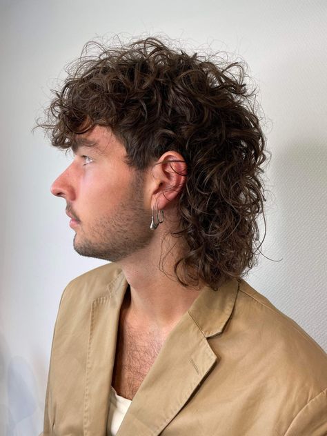 Long Curly Hair Men Haircut Mullet, Mens Curly Shag Haircut, Long Shag Mens Haircut, Men’s Curly Wolf Cut, Julien Solomita Mullet, Mens Shag Mullet, Curly Shag Men, Mens Curly Mullet, Long Curly Mullet Men