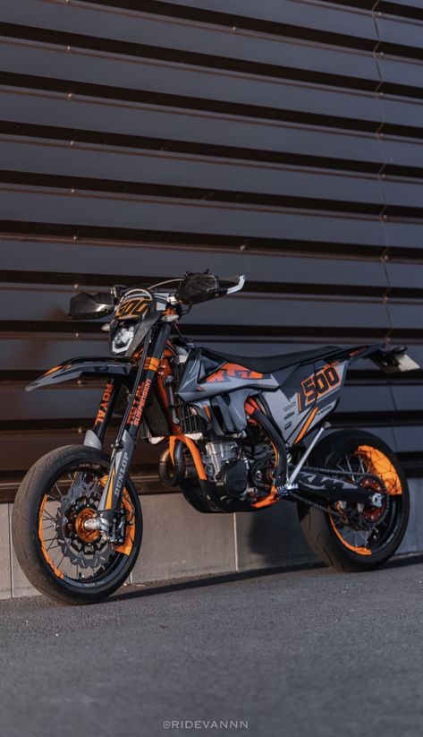 Supermoto Wallpaper, Ktm Wallpaper, Drz400 Supermoto, Cross Moto, Cross Motor, Ktm 400, Custom Dirt Bike, Ktm Dirt Bikes, Ktm Supermoto