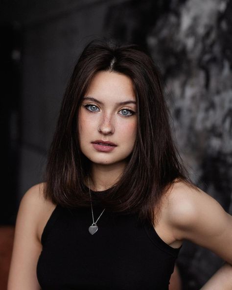 Katya Miro, Dark Hair Light Skin, Dark Skin Light Hair, Rp Face Claims, Louise Thompson, Skins Characters, Woman Life Freedom, Face Profile, Hair Light