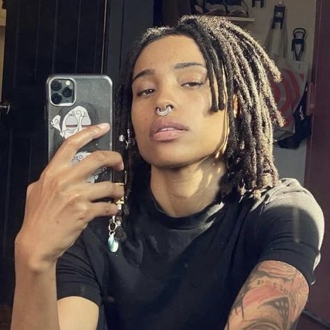 Stud Hairstyles Female, Stud Hairstyles, Studs With Dreads, Masc Girls, Androgynous People, Stud Girl, Androgynous Hair, Masc Women, Cute Dreads