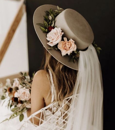 Bride Hat With Veil, Day 2 Bride Outfit, Wedding Hats With Veil For Bride, Bride Cowgirl Hat With Veil, Black Wedding Hats For Bride, Boho Hat With Veil, Wedding Hat With Veil, White Hat Wedding, Cowgirl Hat Wedding Veil