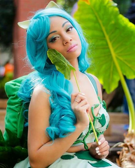 Maweezy as Bulbasaur Bulbasaur Costume, Nintendo Party, Amazing Costumes, Top Video Games, Fun Costumes, Video Game Cosplay, Pokemon Cosplay, Epic Cosplay, Cosplay Tips