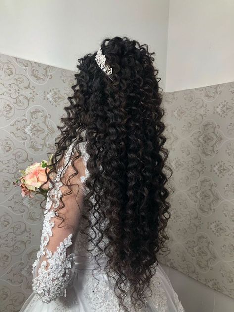 Sweet 16 Curly Hairstyles, Natural Curly Hairstyles For Quinceanera, Quincenera Hairstyles For Curly Hair, Quince Hairstyles For Natural Curly Hair, Quinceanera Hairstyles Curly Hair, Quinceanera Hairstyles For Curly Hair, Long Curly Hairstyles For Wedding, Curly Hair Quinceanera Hairstyles, Curly Quinceanera Hairstyles