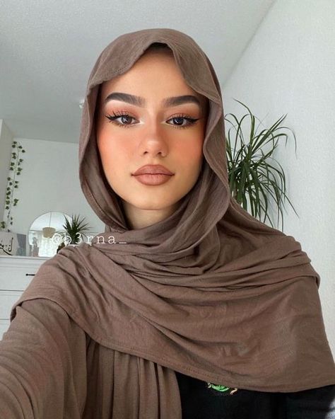 Hajiab Styles, Anime Traveling, Hijabi Makeup Looks, Hijab Girl Style, Loose Hijab Style, Loose Hijab, Muslim Hijab Girl, Hijabi Makeup, The Day Of Judgement