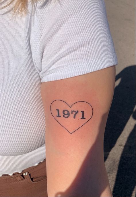 1971 Tattoo, Birthday Tattoo, Bunny Tattoos, Piercing Inspo, Omerta Tattoo, Body Modification, Body Modifications, Get A Tattoo, Heart Tattoo