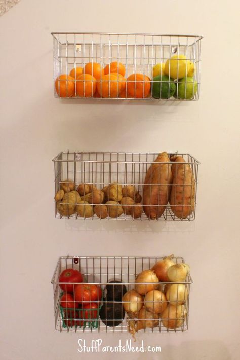 Small Kitchen Organization Diy, Produce Storage, Small Kitchen Organization, Small Kitchen Storage, Space Apartments, Kitchen Organization Diy, Small Kitchen Decor, Tiny Kitchen, Trendy Kitchen