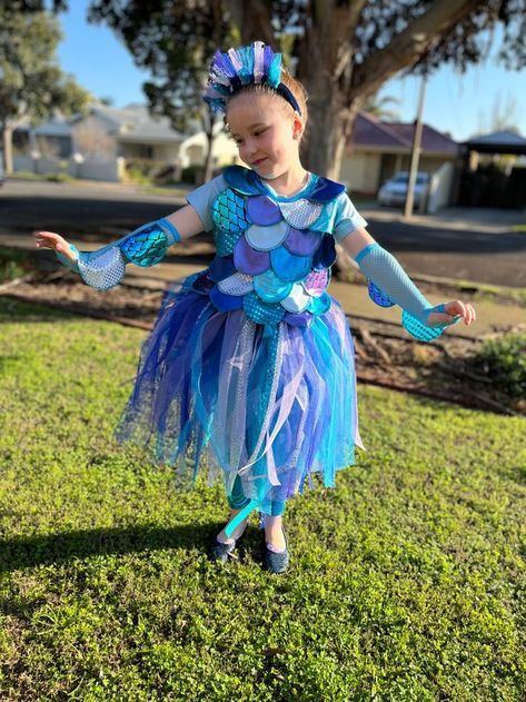 Rainbow Fish Dress Up, Rainbow Fish Book Week Costume, Diy Rainbow Fish Costume, Angel Fish Costume, Fish Dance Costume, Diy Fish Costume Kids, Angelfish Costume, The Rainbow Fish Costume, Under The Sea Dress Up Ideas