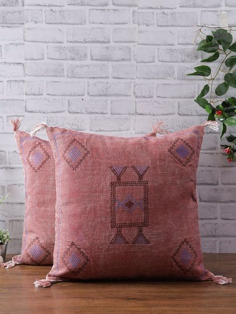 Basement Carpet Ideas, Natalie Grant, Color Cactus, Diy Design Ideas, Basement Carpet, Throw Pillow Design, Pillows Ideas, Pillow Living Room, Silk Cushions Covers