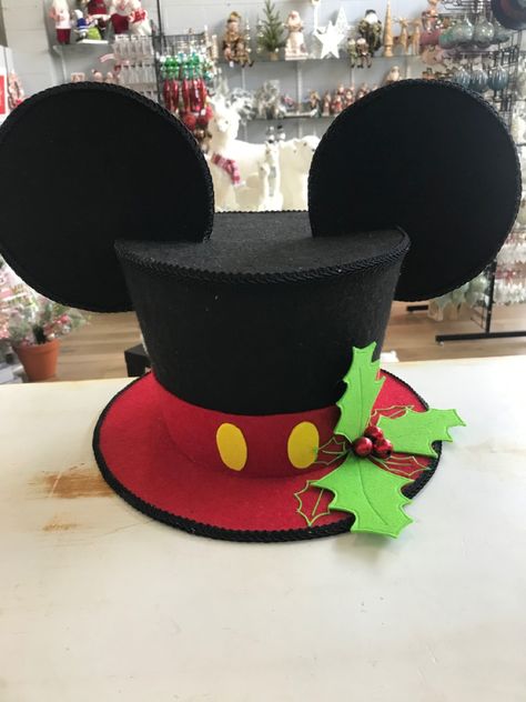 Handmade tree topper disney inspired Disney Christmas Tree Topper Diy, Diy Disney Tree Topper, Mickey Mouse Christmas Tree Ideas, Diy Disney Christmas, Mickey Mouse Tree Topper Diy, Mickey Mouse Tree Topper, Mickey Tree Topper, Mickey And Minnie Christmas Tree, Diy Disney Christmas Decorations