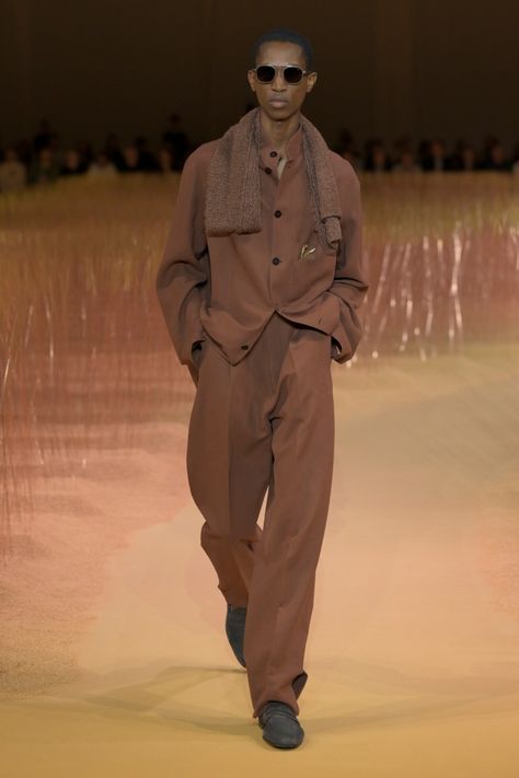 Zegna Spring 2025 Men’s Ready-to-Wear Runway, Fashion Show & Collection Review [PHOTOS] Mens Runway Fashion, Mens Wardrobe, High Fashion Men, High Fashion Runway, Menswear Runway, Spring 2025, Mens Holiday, Show Collection, Mens Fashion Week