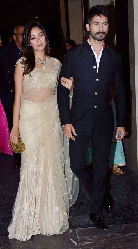 Mira Rajput and Shahid Kapoor make a starry entry (Photo: Yogen Shah) Indian Engagement Outfit, Masaba Gupta, Wedding Reception Outfit, Indian Engagement, Groom Dress Men, Indian Groom Wear, Wedding Dresses Men Indian, Sherwani Groom, Reception Outfit