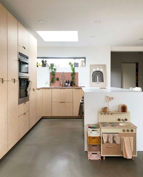 Plykea on Instagram: "We love to see pictures of our customer's finished kitchens! Thank you to @arnoldandthecaterpillar for sending this one. Birch ply with a semi-recessed handle sits beautifully with a simple crystal white Formica worktop 🖤⁠ ⁠ 📷 @arnoldandthecaterpillar" Ikea Kitchen Bamboo, Ikea Plywood Kitchen, Simple Ikea Kitchen, Kitchen Cabinets Plywood, Birch Plywood Kitchen Cabinets, Ikea Kitchen Frojered, Ply Kitchen Cabinets, Painted Plywood Cabinets, Ikea Kitchen Askersund