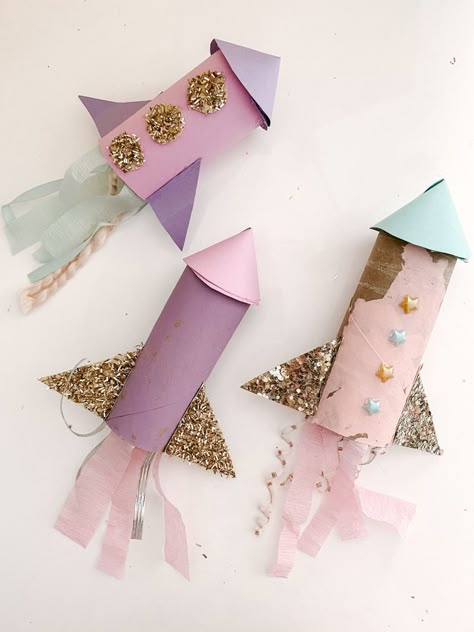 Space Themed Arts And Crafts For Kids, How To Catch A Star Craft, At Home Summer Camp Weekly Themes, Five Year Old Crafts, Homeschool Crafts For Kids, Kids Space Crafts, Montessori Space Activities, Kids Party Crafts Activities, Imagination Activities For Kids