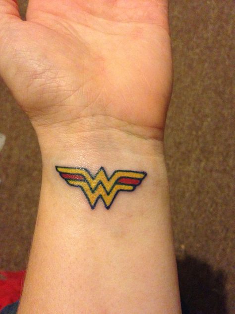 Wonder Woman tattoo Super Hero Tattoos, Wonder Woman Tattoo, Hero Tattoo, Simple Tattoos For Women, Woman Tattoo, Best Tattoos For Women, Female Symbol, Wonder Woman Logo, Piercing Ideas