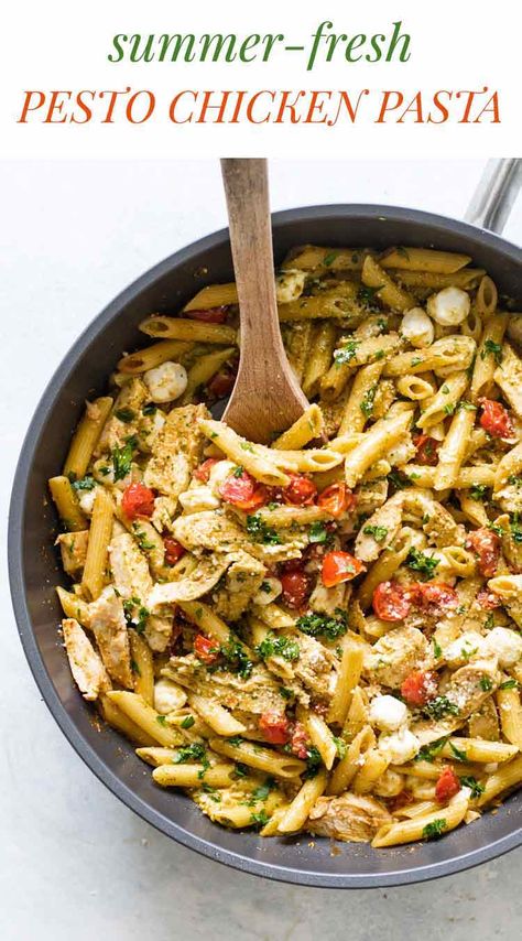 This pesto chicken pasta is a fresh summer dinner made with cherry tomatoes, pesto, mozzarella and tender chicken. It’s an easy 30-minute dinner! Pesto Chicken Pasta Recipes, Fresh Summer Dinner, Chicken Pasta Creamy, Pesto Pasta Recipes Chicken, Skinless Chicken Breast Recipes, Pasta Creamy, Pesto Mozzarella, Dinner Quick, Pasta Penne