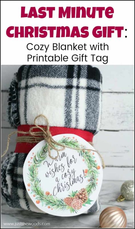 When you need last minute Christmas gifts, this cozy blanket with free printable gift tag makes a great last minute Christmas gift for her or anyone. #lastminutechristmasgiftideas #lastminutechristmasgifts #freeprintable #blanketgift #lastminutediychristmasgift Christmas Blanket Gift, Kids Gift Baskets, Christmas Neighbor, Neighbor Christmas Gifts, Free Printable Gifts, Free Printable Gift Tags, Last Minute Christmas Gifts, Gift Blanket, Christmas Gift For Mom