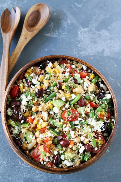 Recipes Potluck, Salads Without Lettuce, Feta Quinoa, Bean Quinoa Salad, Greek Quinoa, Salad With Quinoa, Bean Quinoa, Lettuce Salad Recipes, Mediterranean Quinoa