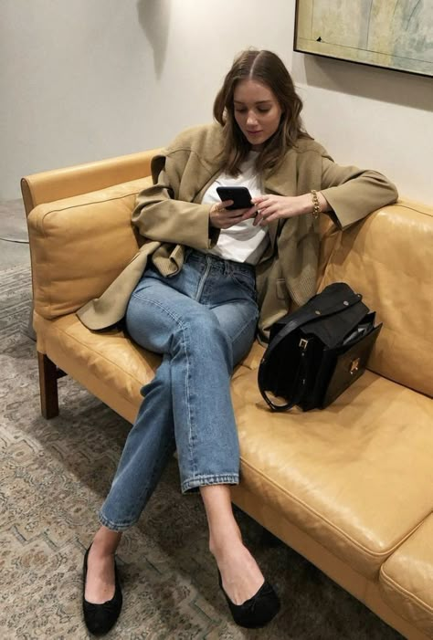 Amalie Moosgaard, Looks Jeans, Style Moodboard, Look Formal, Winter Mode, Couch Potato, Looks Street Style, Parisian Chic, Mode Inspo