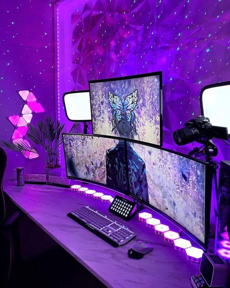 Pc Setup Aesthetic, Setups Gaming, Pc Games Setup, Games Room Inspiration, Gamer Bedroom, Small Game Rooms, Gaming Desk Setup, Best Gaming Setup, Gamer Setup