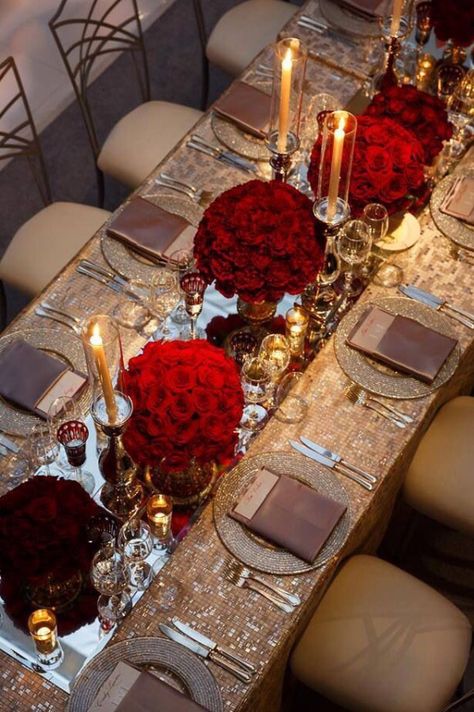 Black Gold Maroon Christmas Glamour, Wedding Reception Candles, Candles Reception, Long Table Wedding, Tafel Decor, Table Scapes, Engagement Celebration, Elegant Dinner, Long Table