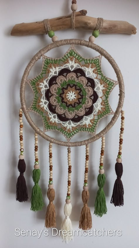 Diy Crochet Dreamcatcher, Crochet Dreamcatcher Pattern Free, Dream Catcher Crochet, Dreamcatcher Decor, Crochet Dreamcatcher Pattern, Dreamcatcher Crochet, Dreamcatcher Ideas, Crochet Dream Catcher, Crochet Wall Decor