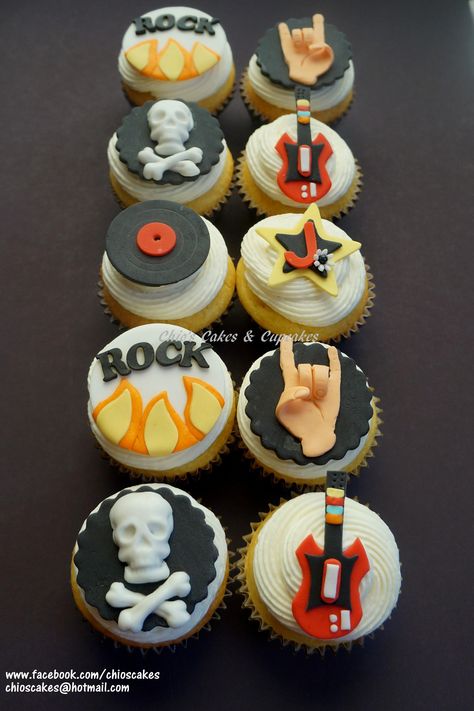 Rock Music Themed Cupcakes Follow me: www.facebook.com/chioscakes #RockMusic #RockMusicCupcakes #RockThemedCupcakes #Fondant #CustomCupcakes# CreativeCupcakes Rock N Roll Cupcakes, Rock And Roll Cupcakes, Music Themed Cupcakes, Anime Cupcakes, Rock Cupcakes, Music Cupcakes, Music Themed Cakes, Uk Party, Rocket Cake