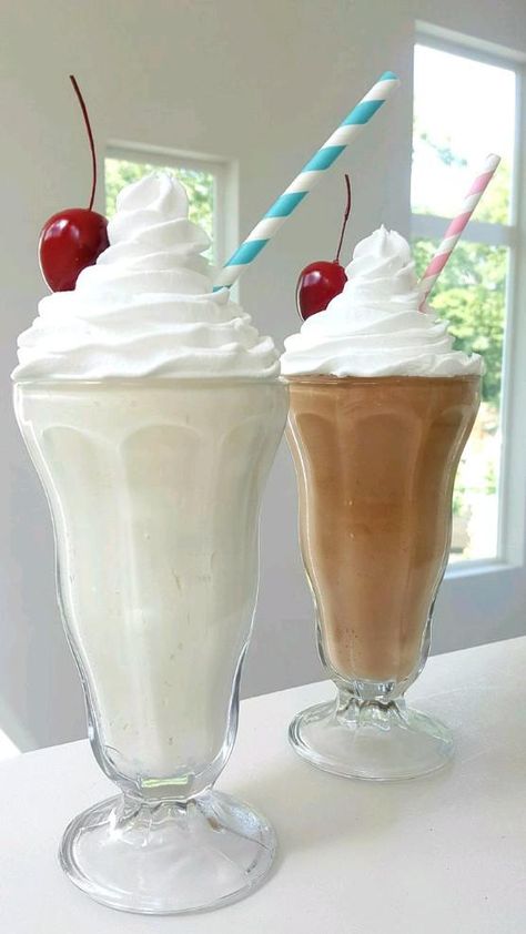 Ice Cream Shop Decor, Fake Milkshake, Milkshake Recipes, Milk Shakes, Fake Bake, Think Food, Shop Decor, Ice Cream Shop, Cute Desserts