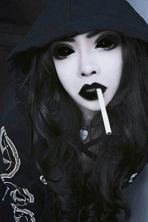 Wylona Hayashi, Goth Model, Star Trails, Goth Women, Goth Beauty, Gothic Makeup, Goth Makeup, Dark Makeup, Gothic Steampunk