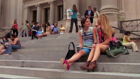 Metropolitan Museum Steps from #GossipGirl Blair E Serena, Blair And Serena, Stile Blair Waldorf, Chuck And Blair, Nyc Baby, Tropical Escape, Go To New York, Upper East Side, Nova York