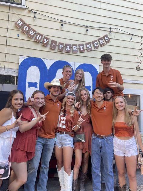 Ut Tailgate, Ut Game, College Football Game Outfit, Texas Party, Ut Football, College Tailgating, Texas Life, Texas Football, College Football Games