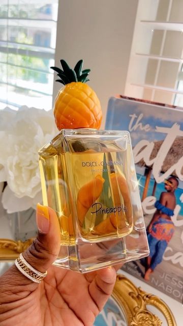 MARCELENA THERESA 🚨 on Instagram: "What I picked from an entire 400 bottle collection if I was stranded on a desert island 🏝. These creamy, fruity, tropical and slight smoky scents are a must on any Vacation or island holiday. I really struggled with not putting Armani Bleu Turquoise on this list. It’s one of my favorite summer vacation scents. I figured the sea is salty enough so I left it out 😉😆 What are your Top Three Fragrance Picks ? 🏝 Pineapple by Dolce&Gabbana is a Floral Fruity fr Island Vanilla Perfume, Hawaiian Perfume, Coconut Pineapple Perfume, Tropical Perfume, Tropical Fragrance, Pear Blossom, Vanilla Fragrance, Island Holiday, Desert Island