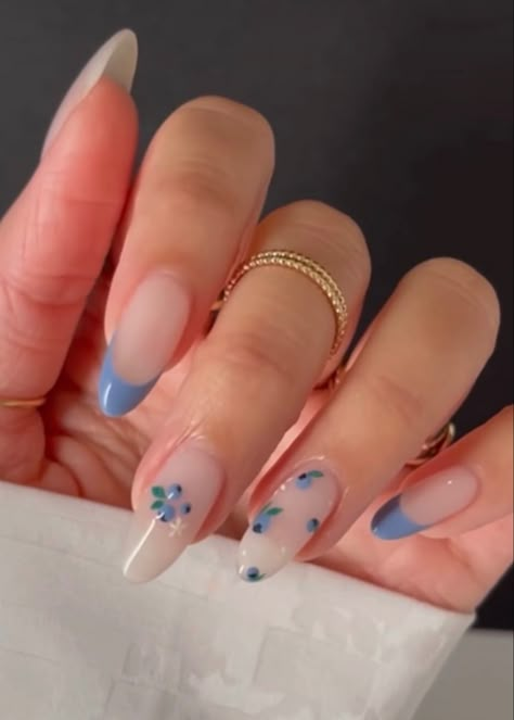 Blue Flower Design Nails, Light Blue Floral Nails, Nails With Flower Design, Lily Nails, Elegant Nail Designs, Trendy Nail Art Designs, Simple Acrylic Nails, Fall Acrylic Nails, Short Acrylic Nails Designs