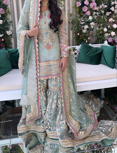 Mehendi Suits, Designer Gharara, Bridal Gharara, Pakistani Dresses Party, Gharara Designs, Red Bridal Dress, Dress Designing, Latest Bridal Dresses, Latest Dress Design