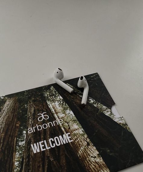 A “welcome” to arbonne pamphlet with apple AirPods resting on top. Boss Vibes Aesthetic, Arbonne Aesthetic, Aesthetic Productive, Instagram Pic Ideas, Arbonne Products, Boss Aesthetic, Online Jobs For Students, Arbonne Consultant, Boss Vibes