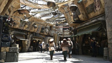 Disneyland’s Star Wars: Galaxy’s Edge feels like a park of its own - Curbed LA Disneyland Star Wars, Galaxy Edge, Star Wars Galaxy's Edge, Walt Disney Imagineering, Disney Imagineering, Star Wars Set, Star Wars Outfits, 1 Billion, Galaxy's Edge