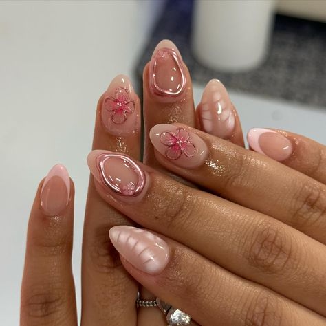 🌸✨ Nail Designs Oval Almond, Own Nails Design Short, Short Nails Gel Fall, Oval Nails Short Design, Nail Inspo August 2024, Nails For August 2024, Nail Art Pink Designs, Short Nail Extension Designs, Nails August 2024