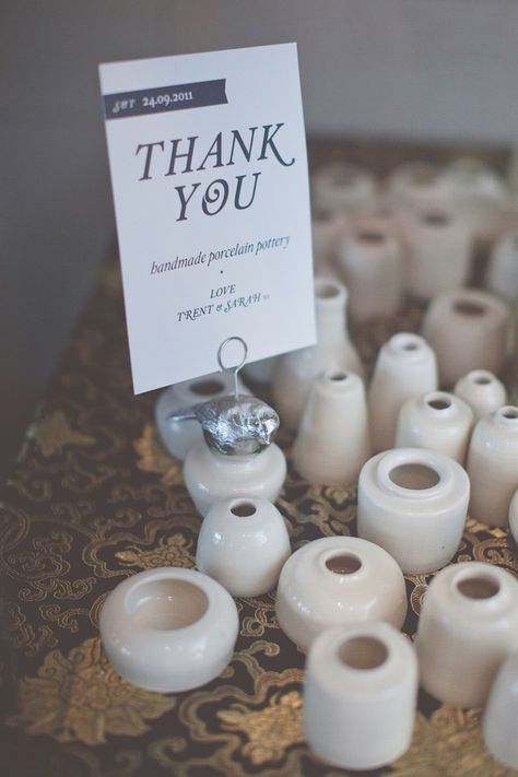 Im not good at pottery, but I love this. Ceramic Vases Wedding Table, Ceramic Wedding Gifts For Guests, Ceramic Wedding Favors Handmade Pottery, Pottery Favors, Ceramic Place Cards, Wedding Gift Pottery, Ceramic Wedding Favours, Ceramic Wedding Decor, Wedding Pottery Ideas