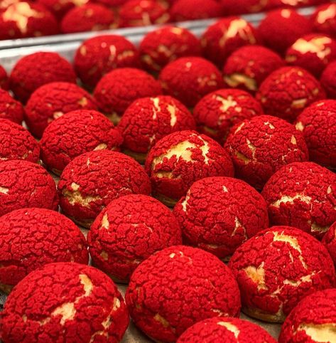 Christmas Profiteroles, Fruit Pastries, French Classic, Red Lantern, Halloween Inspo, Chef Life, Red Fruit, Halloween Home, Pastry Chef