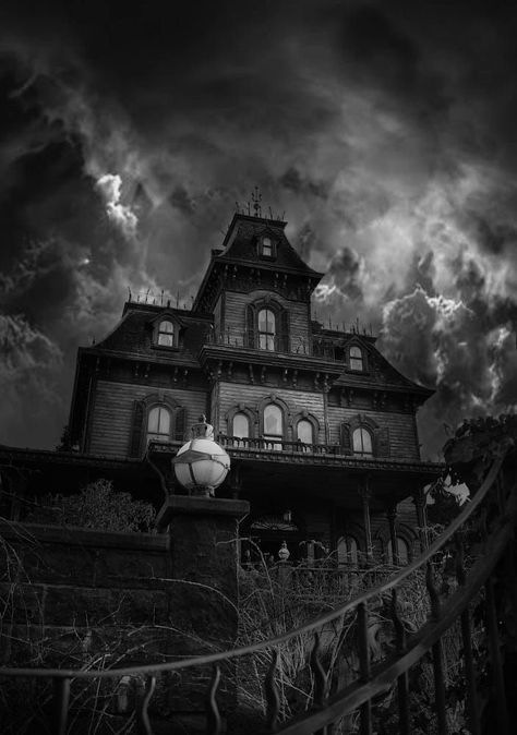 Horror House Background, Vampire Village, Goodnight Blessings, Gothic Homes, Gothic Mansion, Creepy Houses, Dark House, Horror House, Scary Places