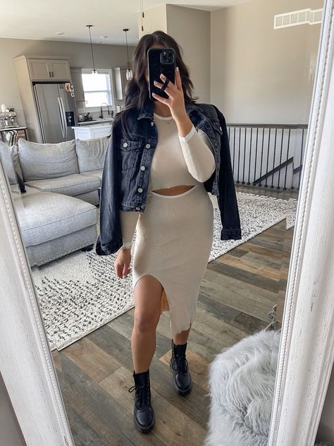 Bodycon Midi Dress Outfit Casual, Bodycon Midi Dress Outfit, Midi Dress With Boots, Long Dress With Boots, Baby Shower Outfit For Guest, Edgy Outfit, Dr Martens Outfit, Midi Dress Outfit, Black Boots Outfit