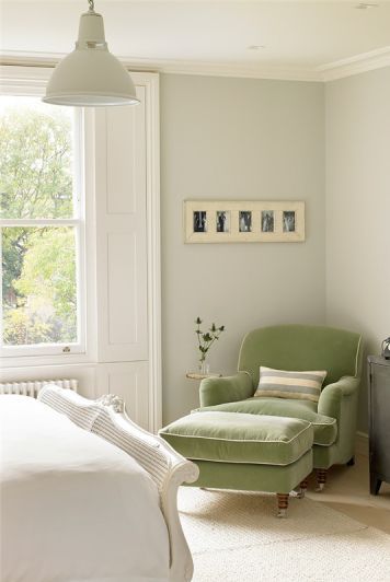 Sage Green Bedroom, Victorian Townhouse, Green Rooms, Green Chair, Bedroom Green, Design Case, Bedroom Colors, My New Room, Home Fashion