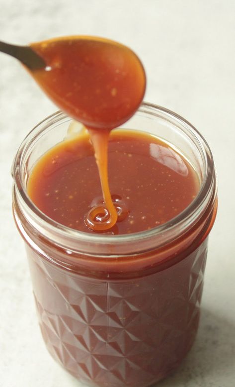 Easy Vegan Caramel Sauce (Gluten-Free, Nut-Free) Salted Caramel Sauce Recipe, Butterscotch Brownies, Homemade Salted Caramel, Cinnamon Caramel, Butterscotch Sauce, Caramel Recipes Sauce, Vegan Caramel, Salted Caramel Sauce, Caramel Recipes