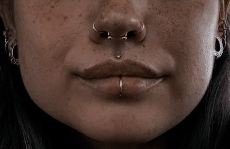 dark piercing aesthetic gold frackles Dark Academia Piercings, Gold Piercings Aesthetic, Gold Facial Piercings, Gold Face Piercings, Nose Rings Aesthetic, Gold Lip Piercing, Medusa Piercing Aesthetic, Facial Piercings Aesthetic, Nose And Lip Piercing