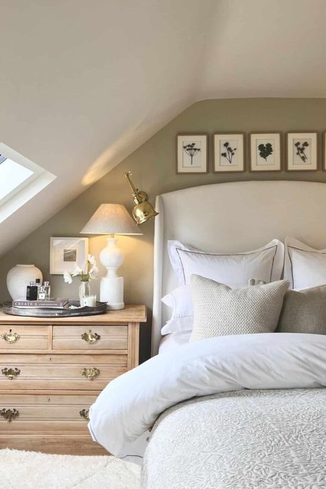 17 Stunning Farrow and Ball Bedroom Ideas In Real Homes 2 Farrow And Ball Bedroom, Restful Bedrooms, Calming Bedroom, Attic Bedrooms, Loft Room, Farrow And Ball, Cottage Bedroom, Attic Bedroom, Cottage Interiors