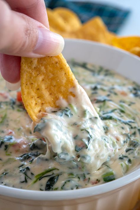 Spinach Queso Dip, Spinach Queso, Con Queso Dip, Sausage Cream Cheese Dip, Spinach Cheese Dip, Cream Cheese Spinach, Spinach Dip Recipe, Spinach Cheese, Queso Recipe