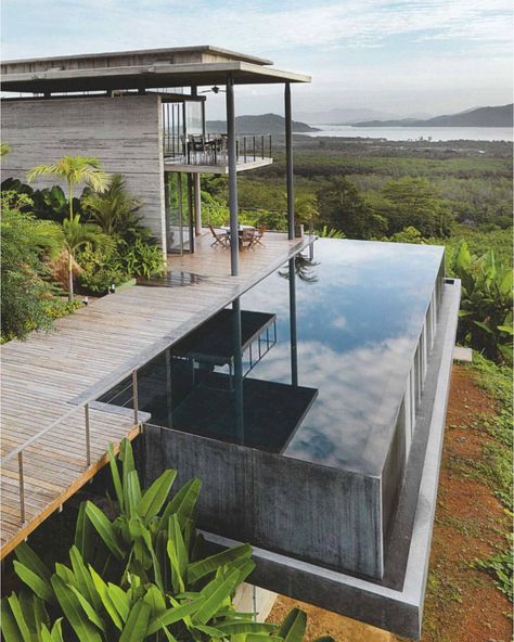 This suspended pool is one we are seriously coveting. We can't imagine anything more comforting than admiring these spectacular views while contemplating a good life. #weylandts #weylandtshome #goodliving #inspiration #architecture House Concept, Hillside House, Concrete House, Pool Design, Design Exterior, French Interior, Pool Spa, Cool Pools, Residential Architecture