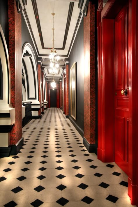 Saint James Paris - corridor The Nines Nyc, Red Corridor, Saint James Paris, Red Hotel, Hotel Corridor, Art Deco Interior Design, Salon Suites, Modern Mansion, Restaurant Interior Design